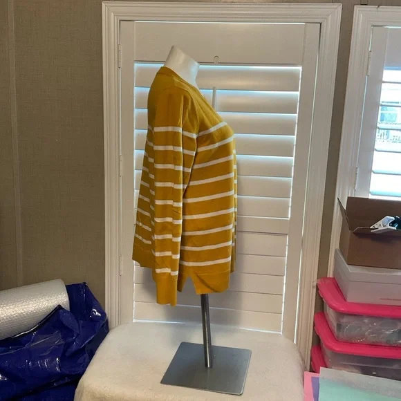 GAP Mustard and Cream Knit Sweater - Picture 2 of 6